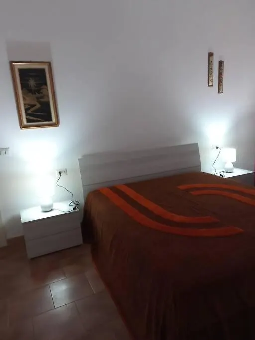 Casa Vacanza A 50 Mt Dal Lungomare Sant'Antioco 0*,